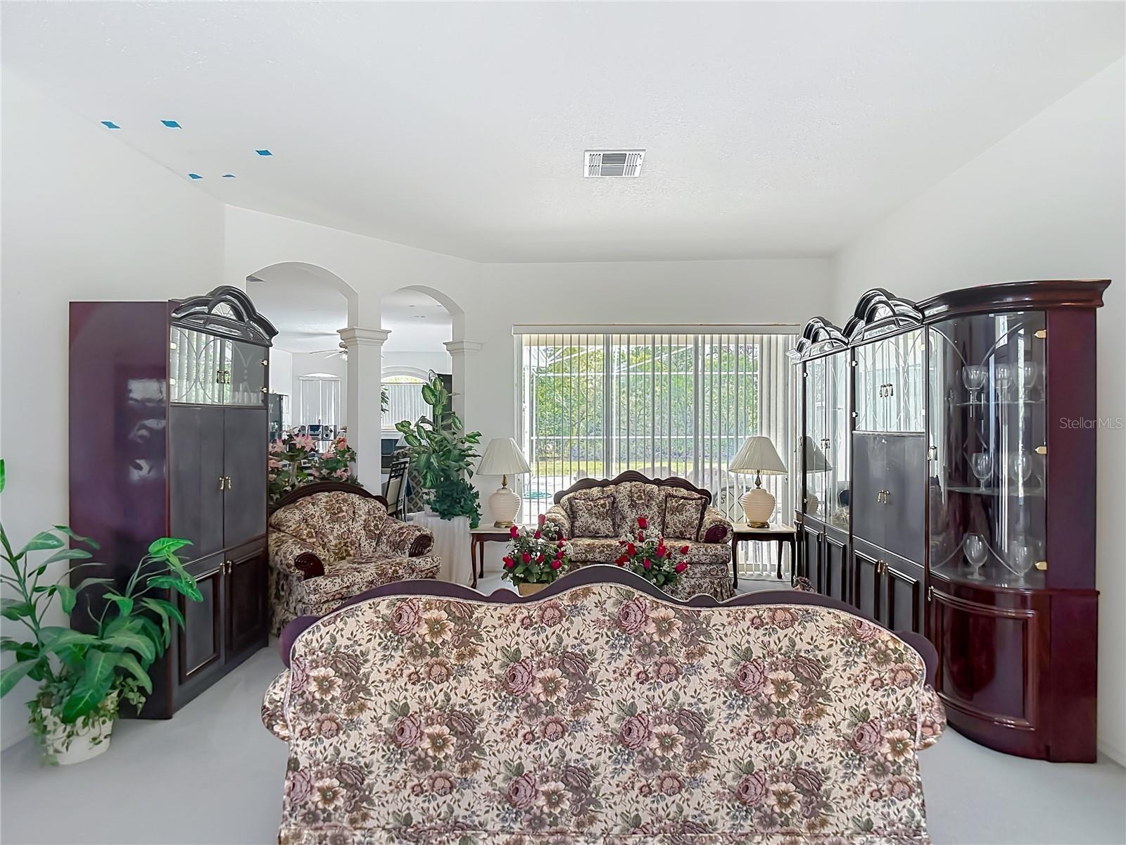 ROYAL HIGHLANDS - Residential