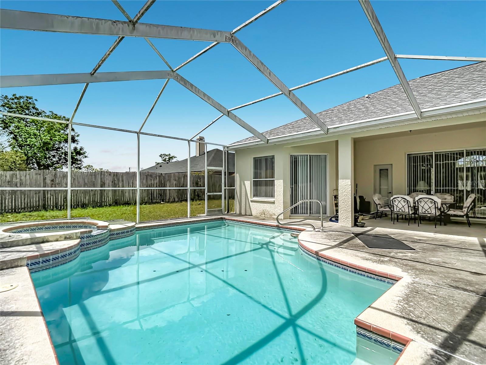 ROYAL HIGHLANDS - Residential