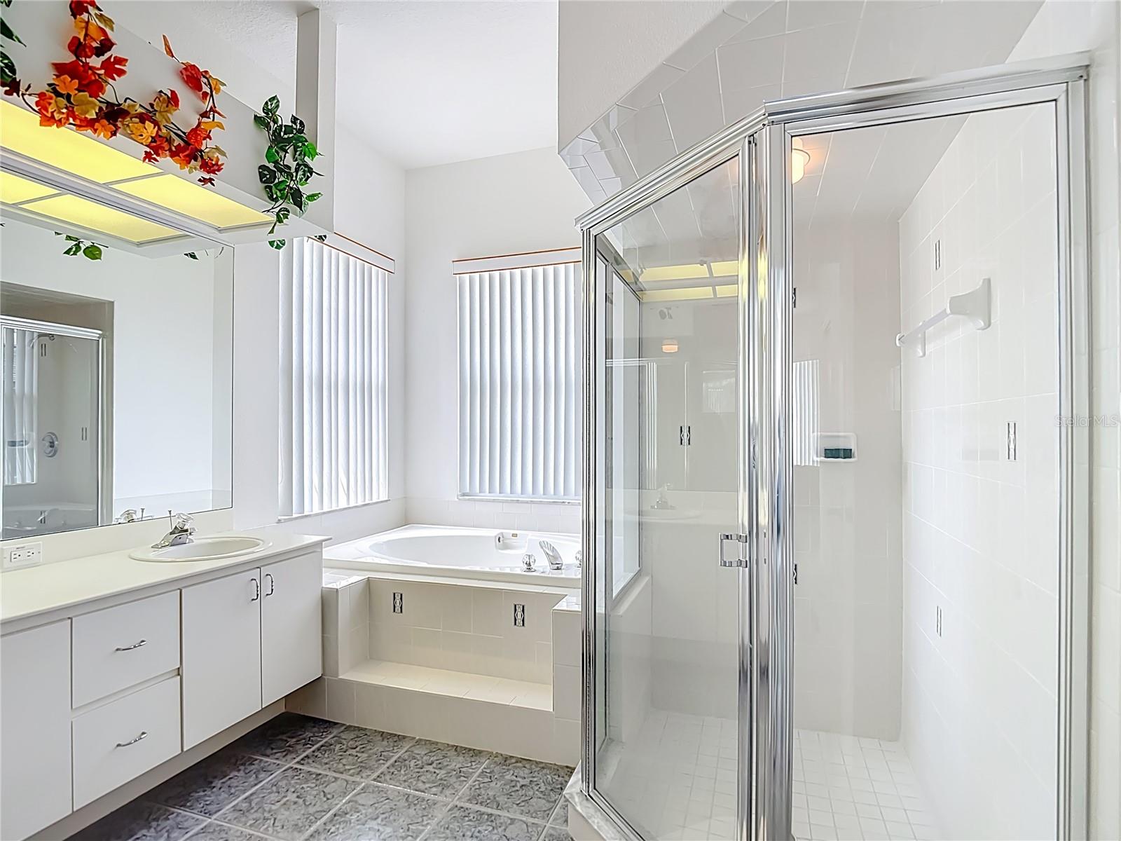 ROYAL HIGHLANDS - Residential