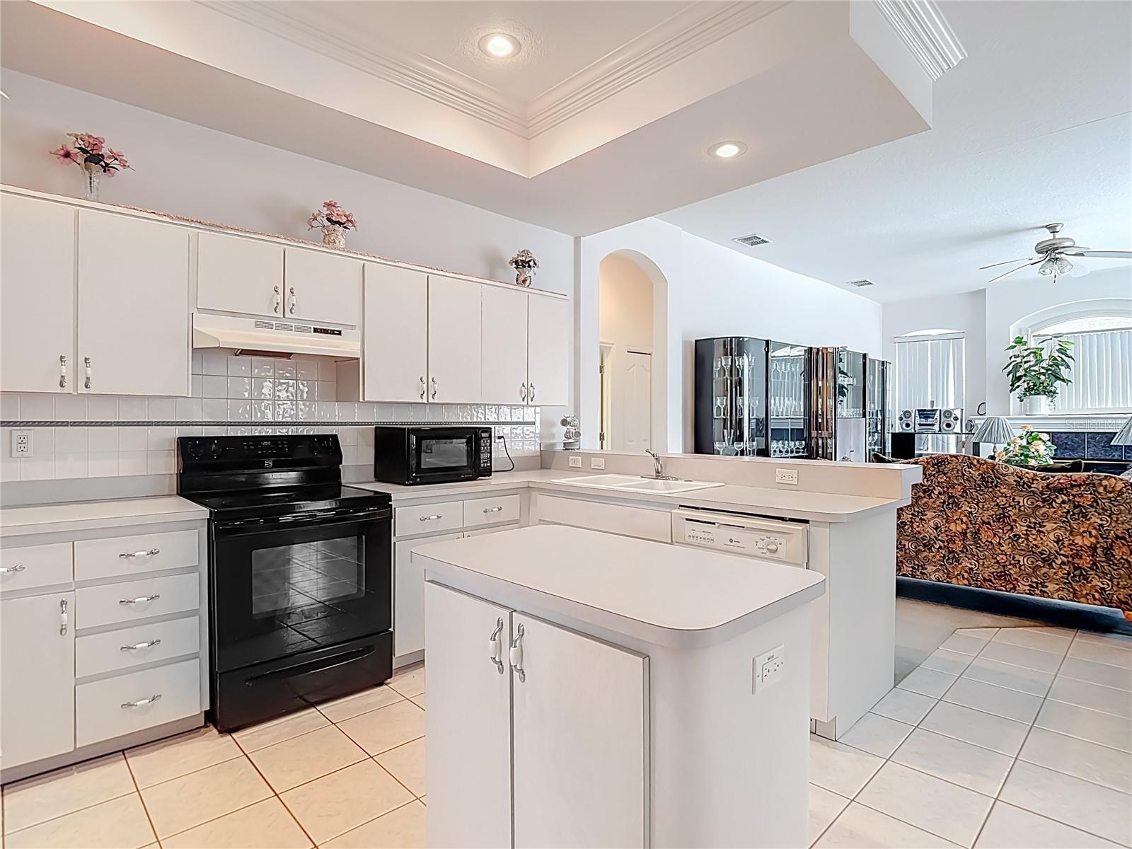 ROYAL HIGHLANDS - Residential