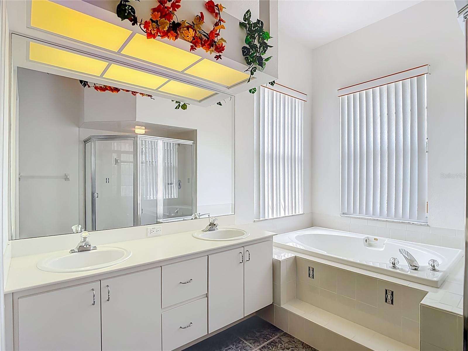 ROYAL HIGHLANDS - Residential