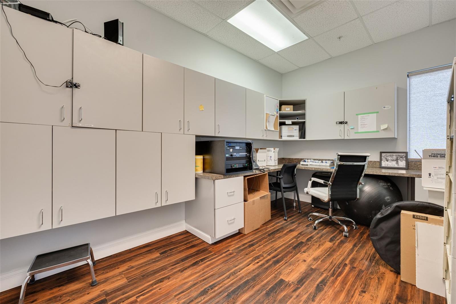 HAMMERHEAD COMM SUB - Commercial Lease