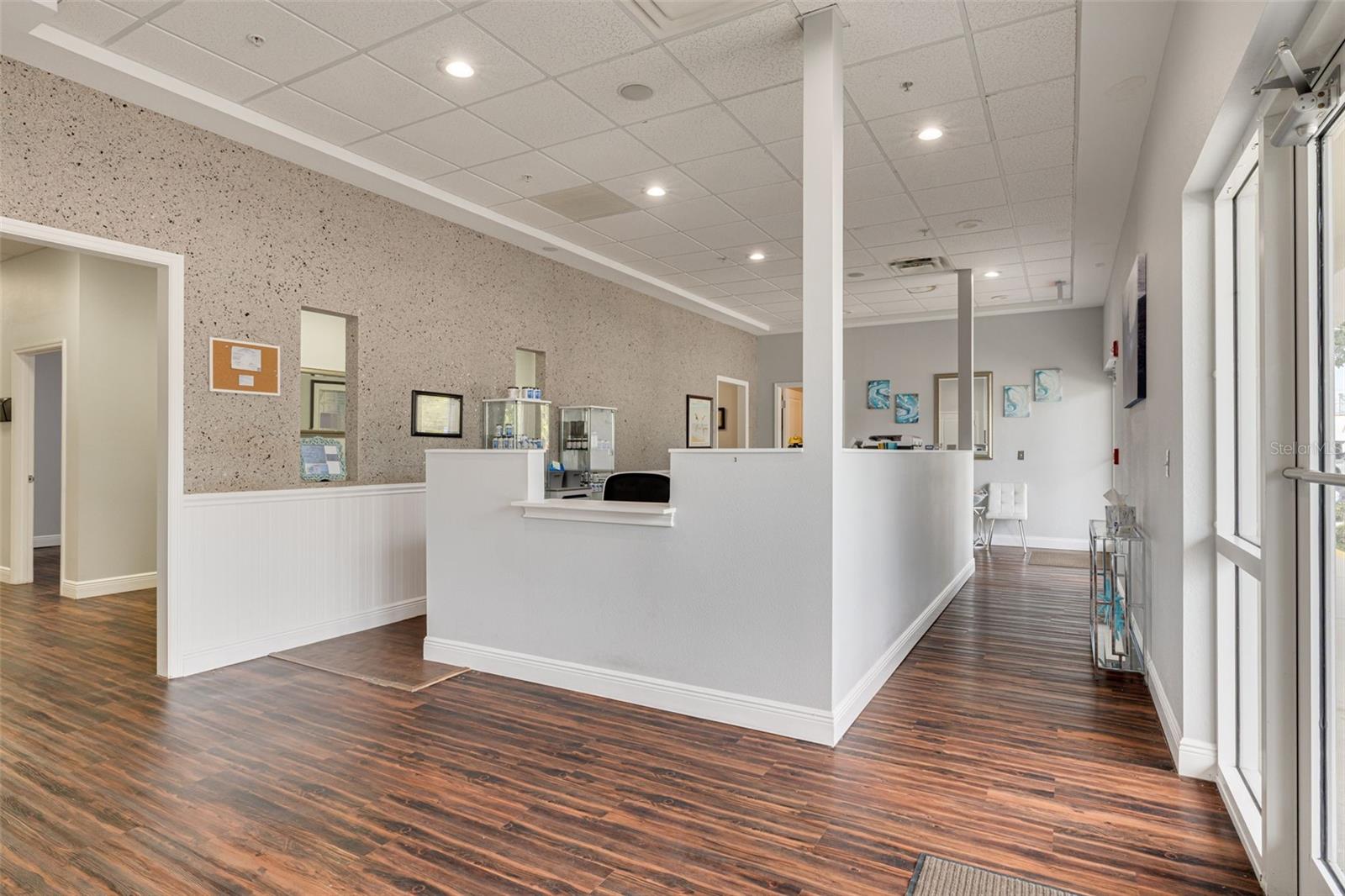 HAMMERHEAD COMM SUB - Commercial Lease