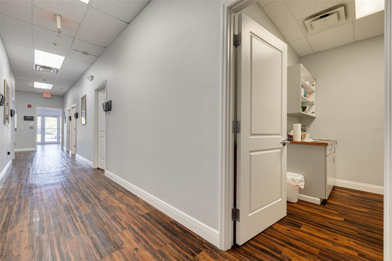 HAMMERHEAD COMM SUB - Commercial Lease