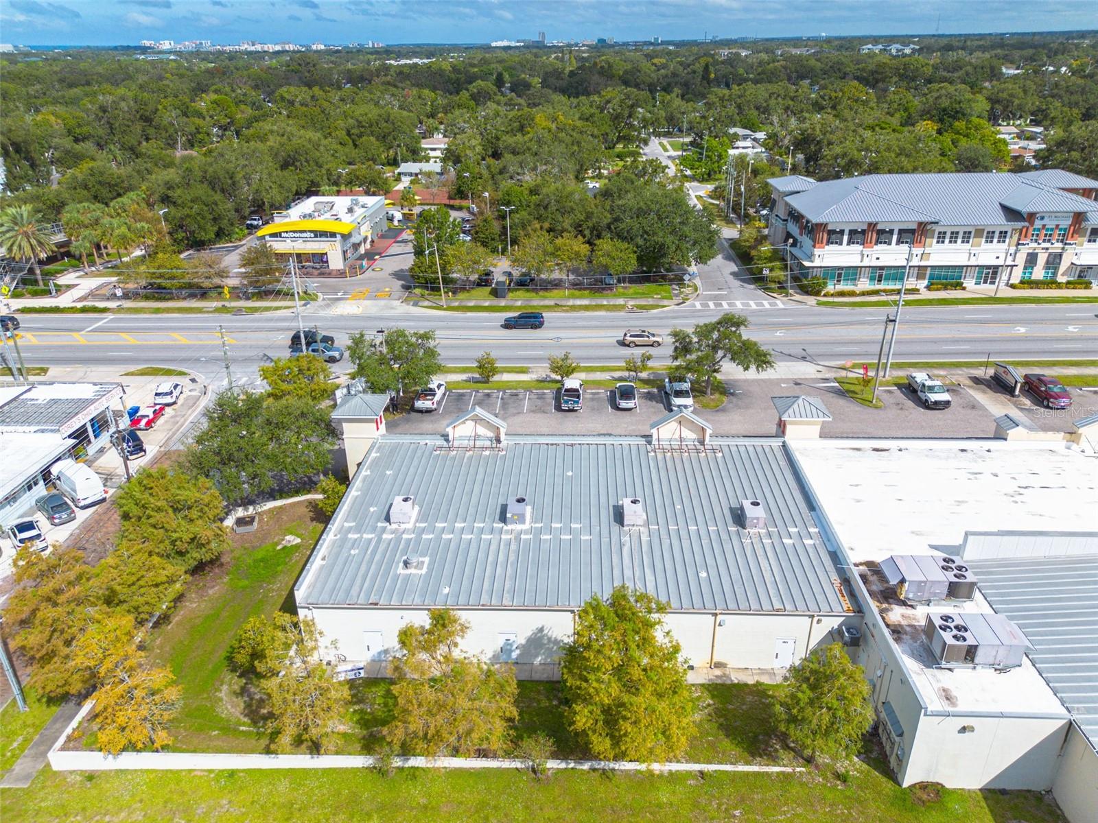 HAMMERHEAD COMM SUB - Commercial Lease