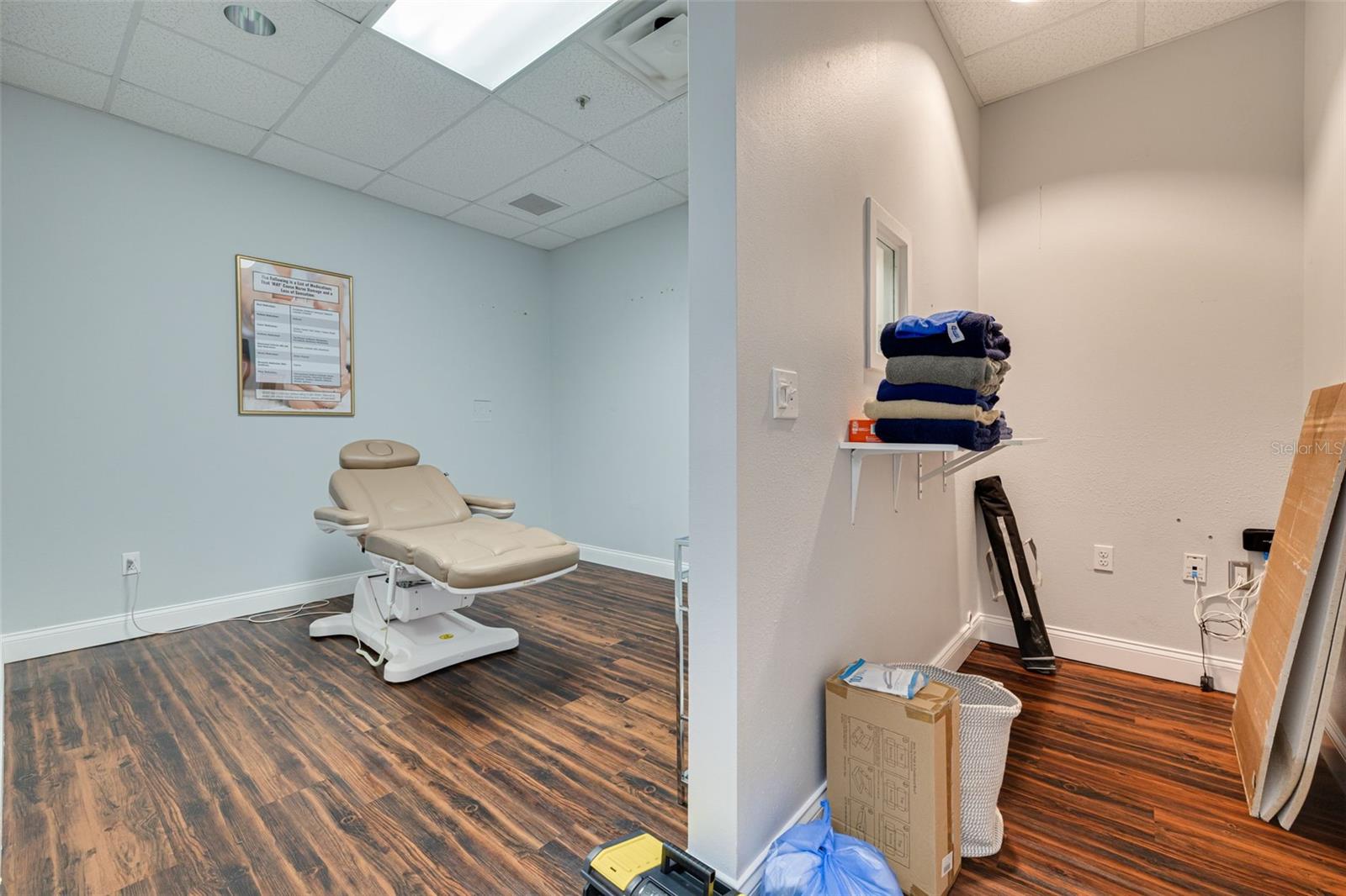 HAMMERHEAD COMM SUB - Commercial Lease