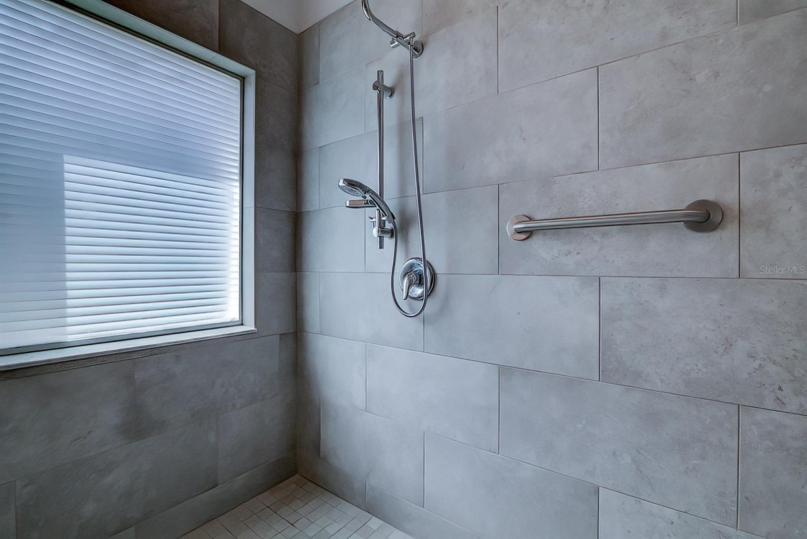 CRESCENT OAKS COUNTRY CLUB COVENTRY PH 5 - Residential