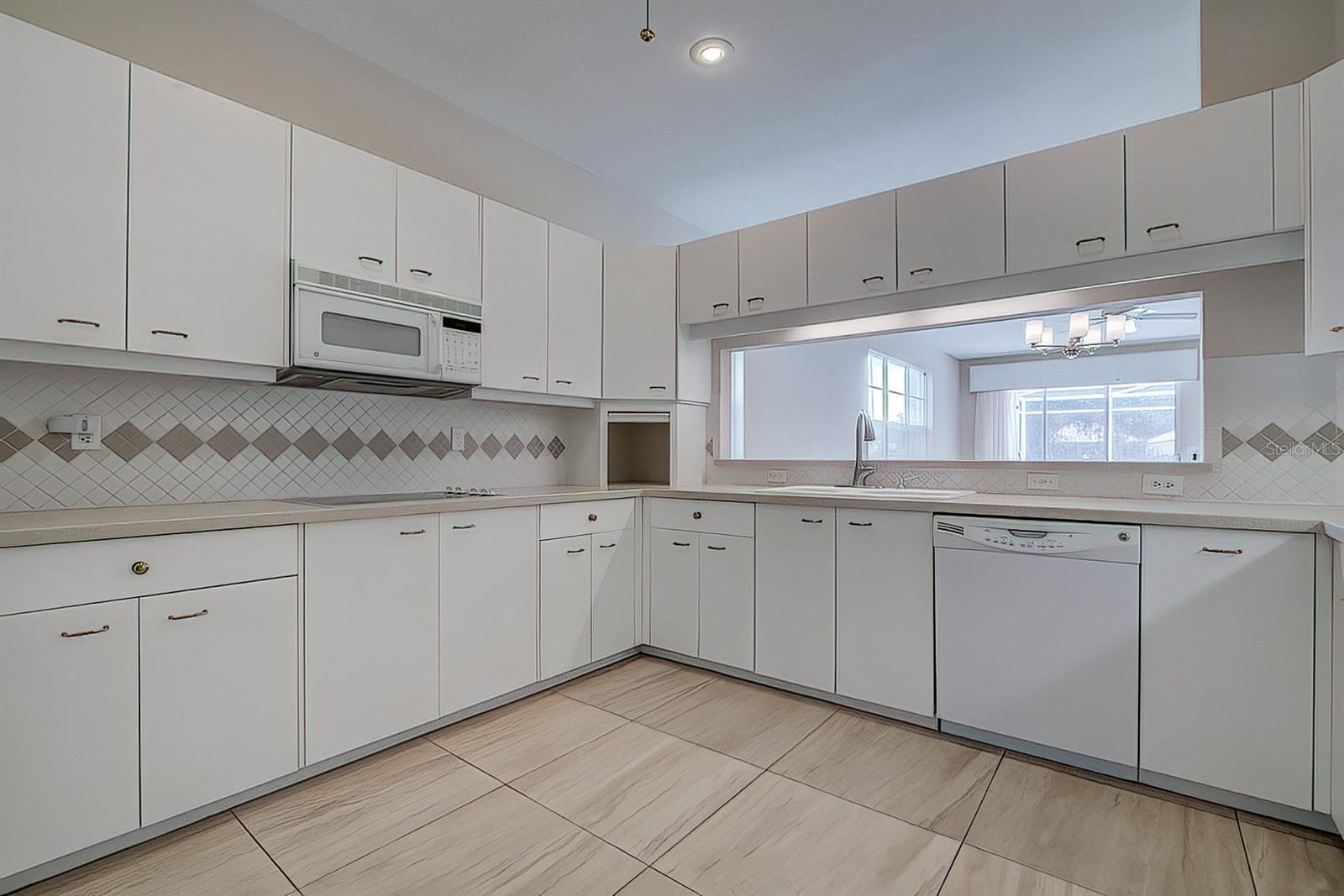 CRESCENT OAKS COUNTRY CLUB COVENTRY PH 5 - Residential