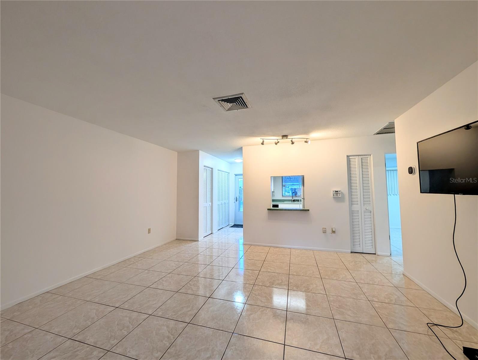 VILLAGER APTS - Residential