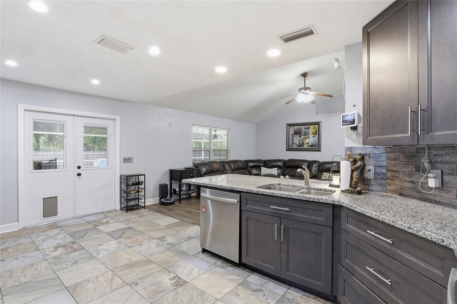 SOUTHSIDE TERRACE - Residential