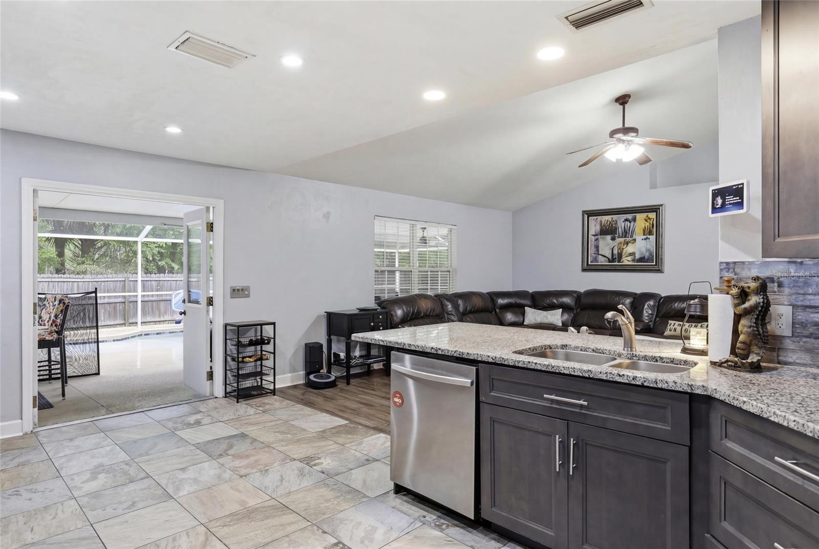 SOUTHSIDE TERRACE - Residential