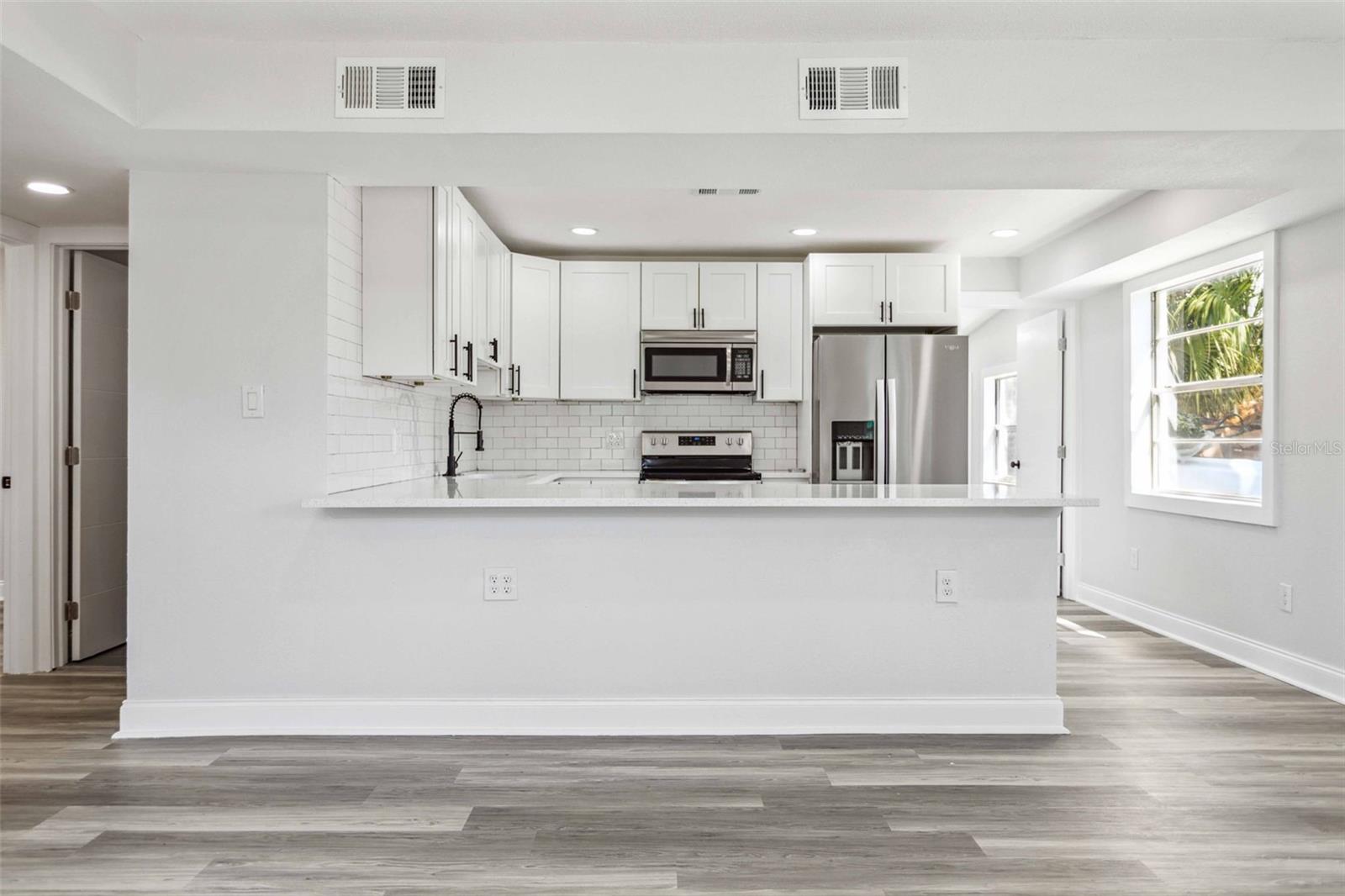 SOUTH SHADOW LAWN - Residential