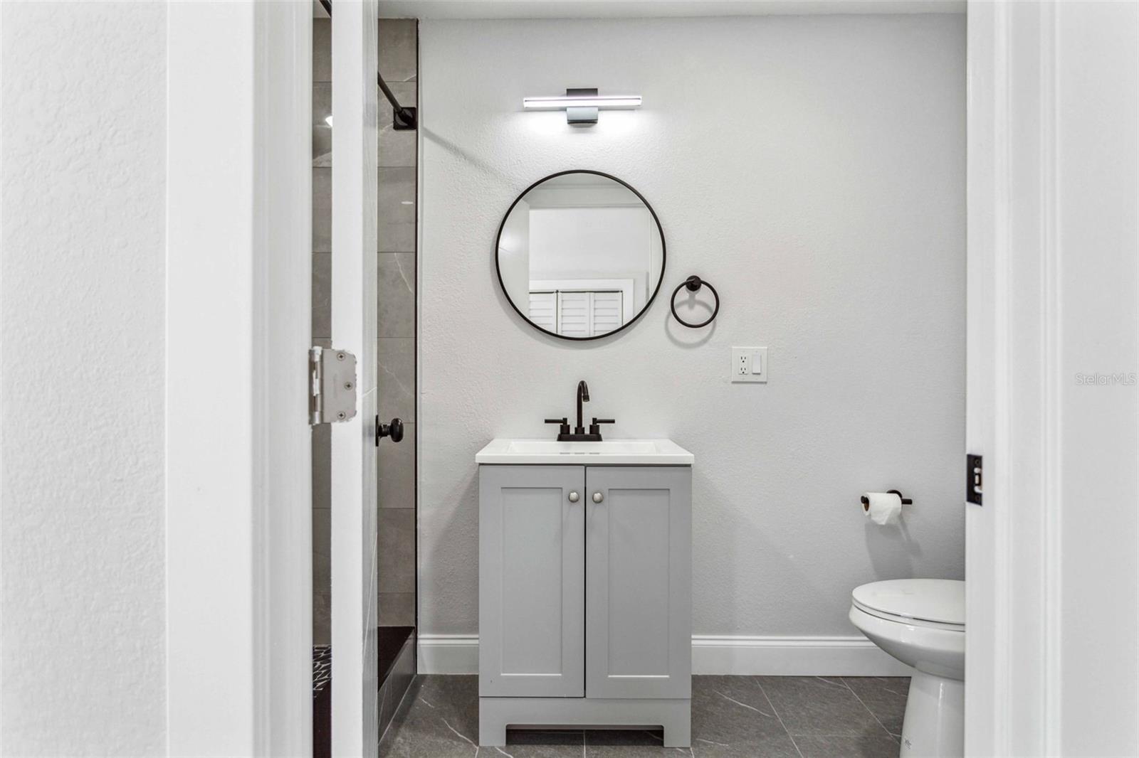 SOUTH SHADOW LAWN - Residential