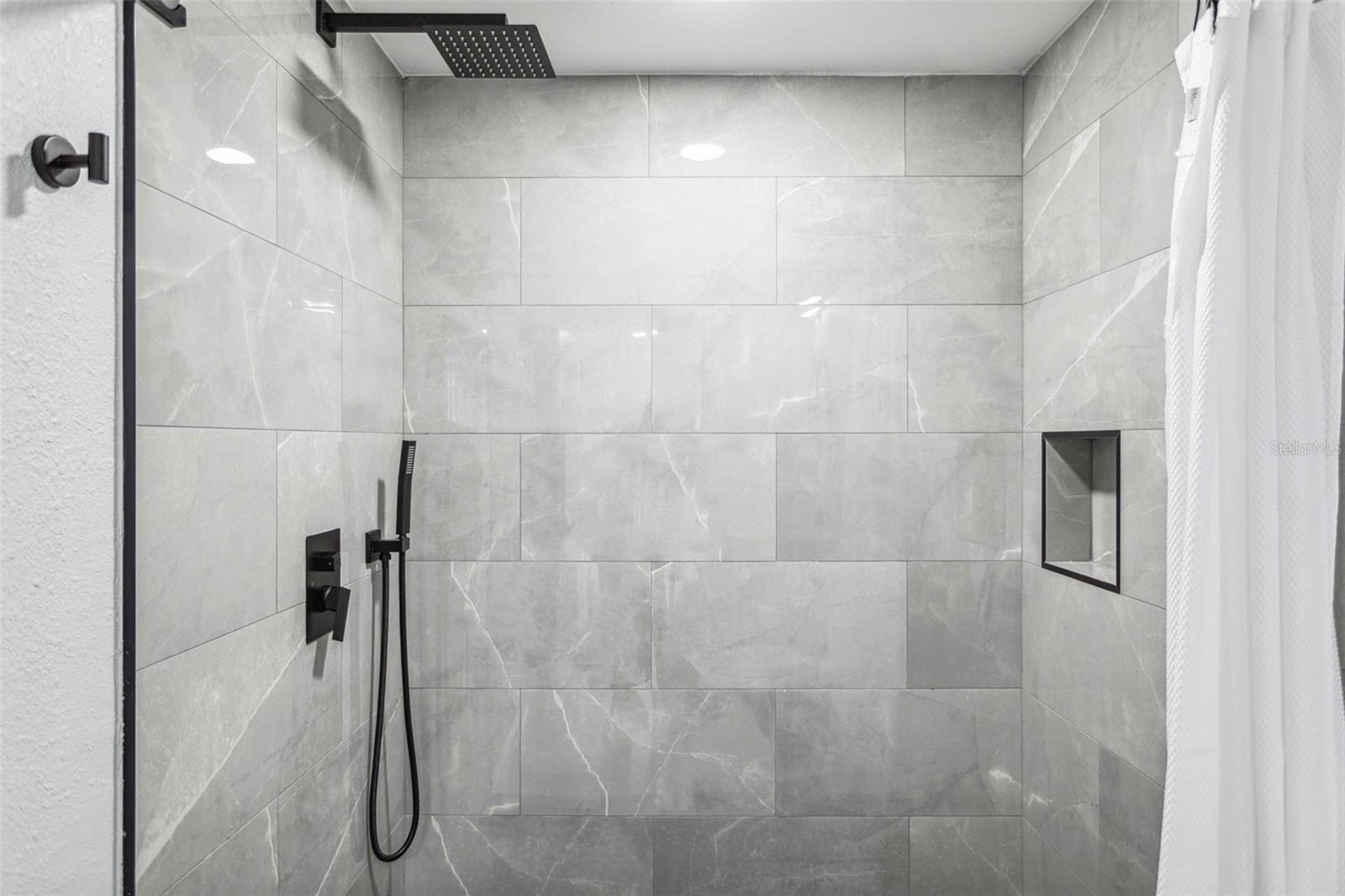 SOUTH SHADOW LAWN - Residential