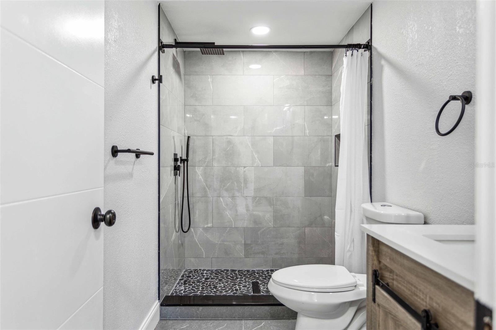 SOUTH SHADOW LAWN - Residential