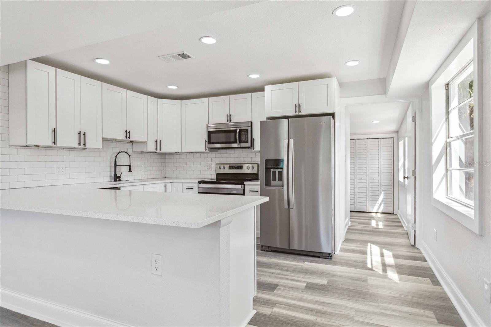 SOUTH SHADOW LAWN - Residential