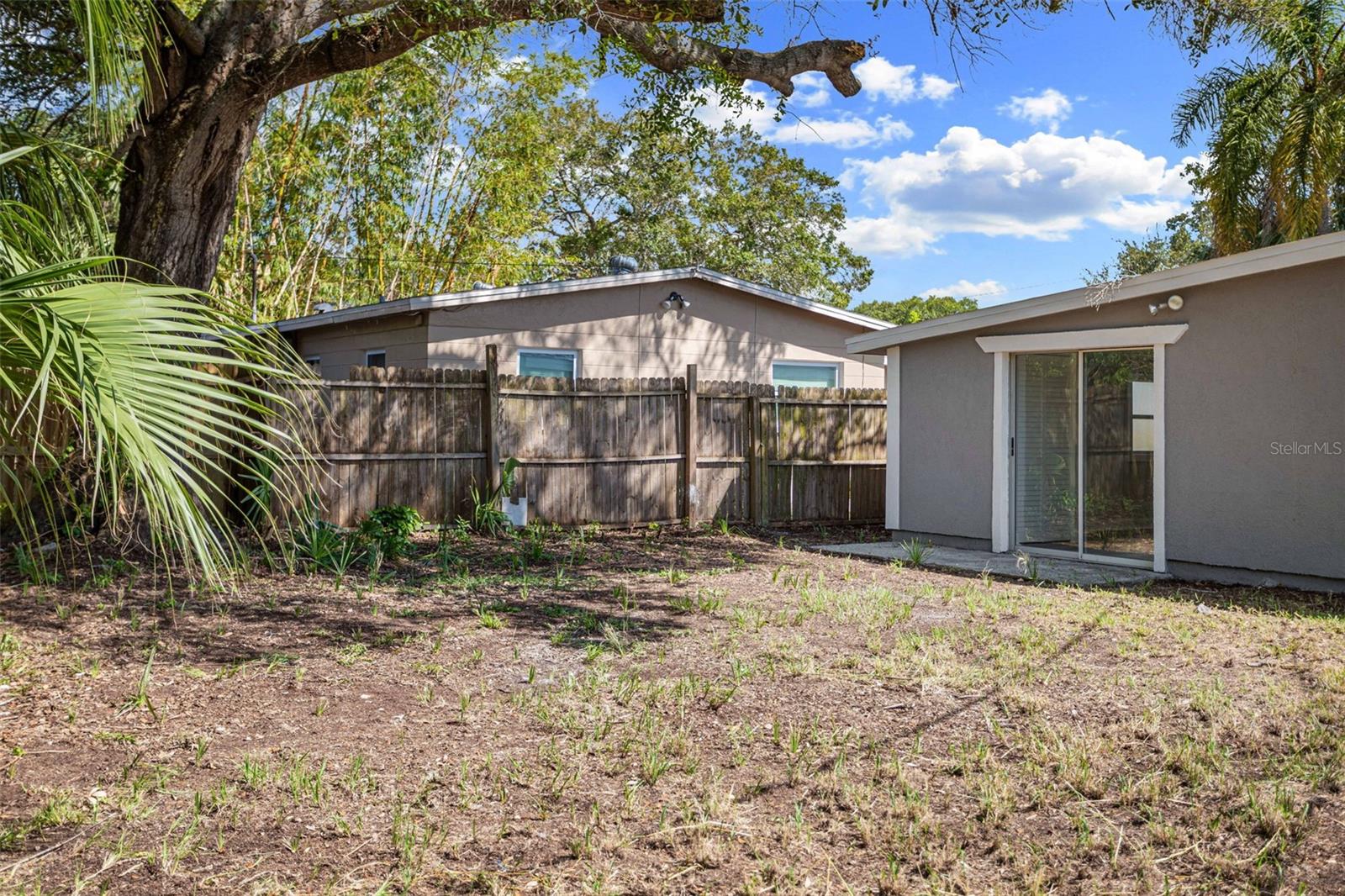 SOUTH SHADOW LAWN - Residential