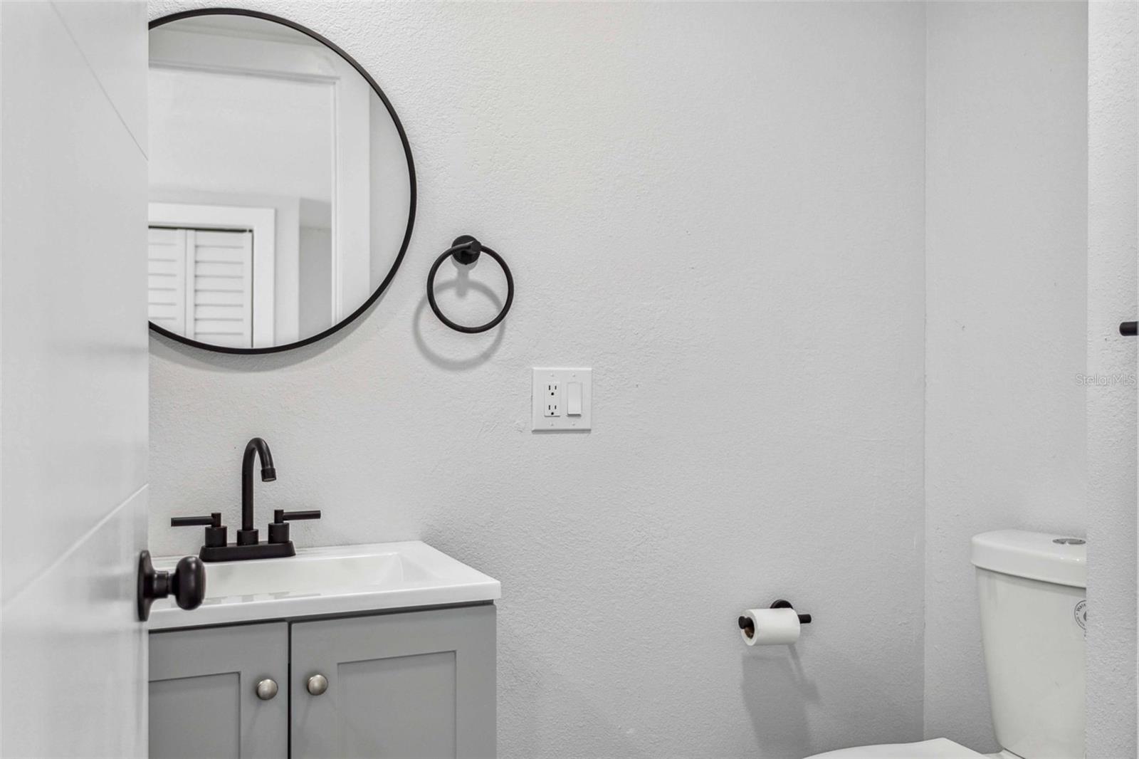 SOUTH SHADOW LAWN - Residential