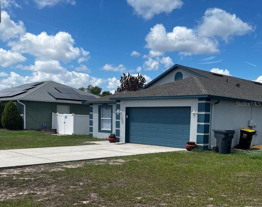 Photo of 542 Lakeview Court, Kissimmee, FL 34759 (MLS # S5147032)