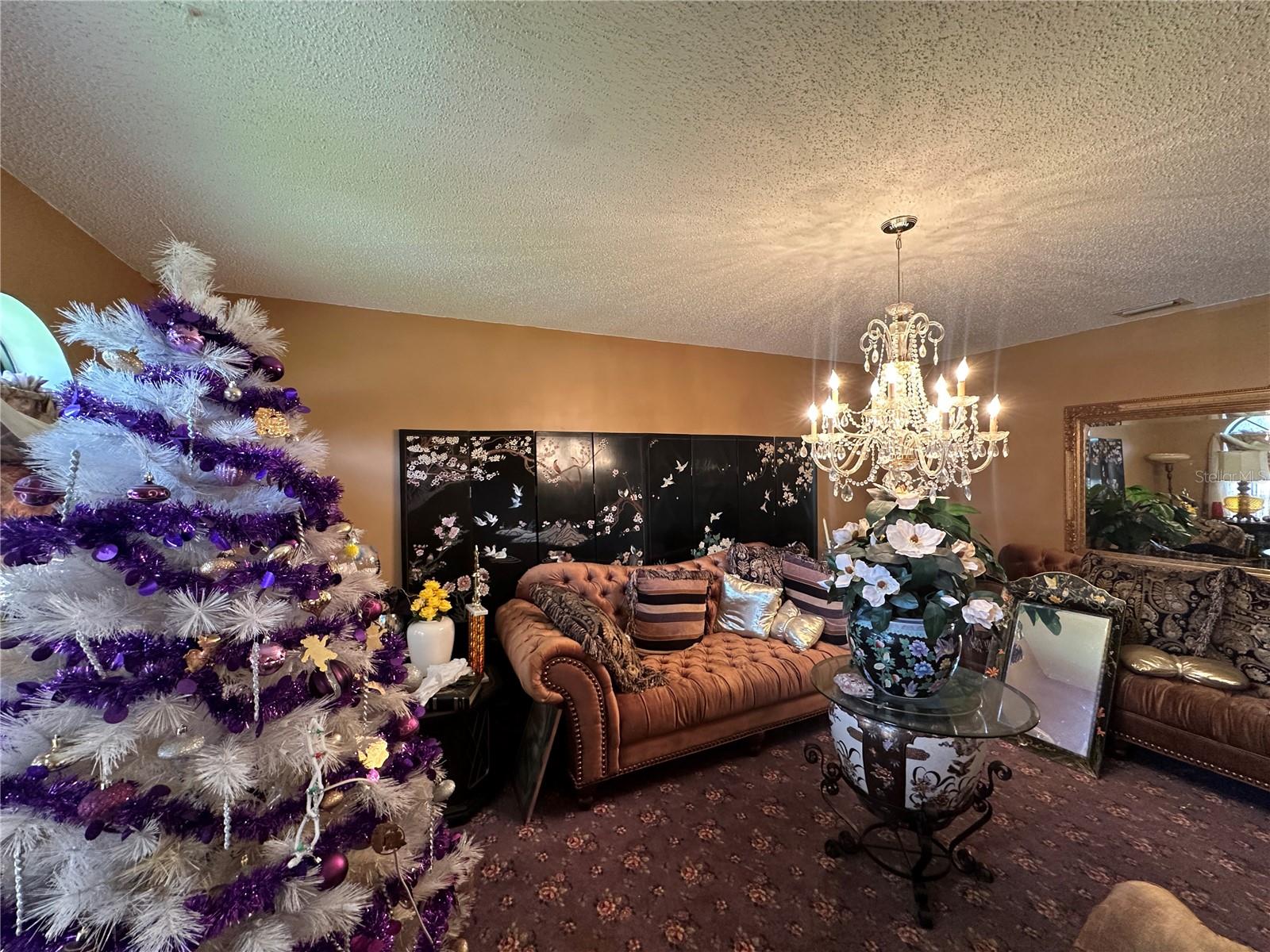 2 LEISURE WOOD WAY