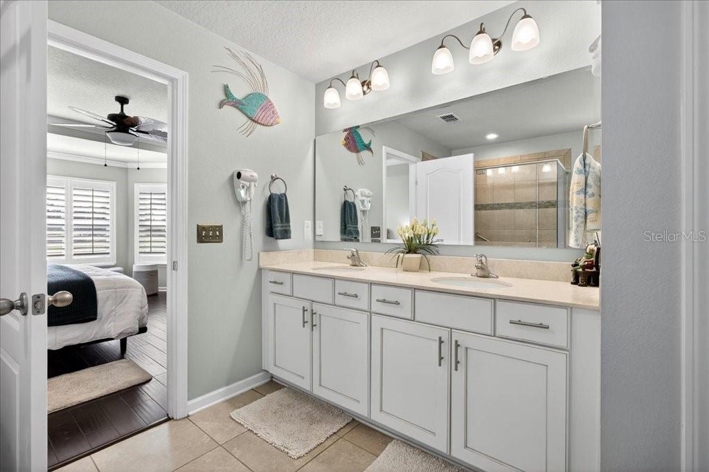 COUNTRY CLUB HARBOR - Residential