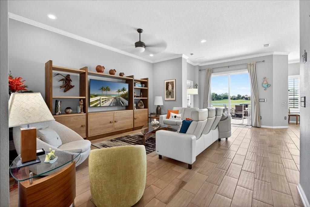 COUNTRY CLUB HARBOR - Residential