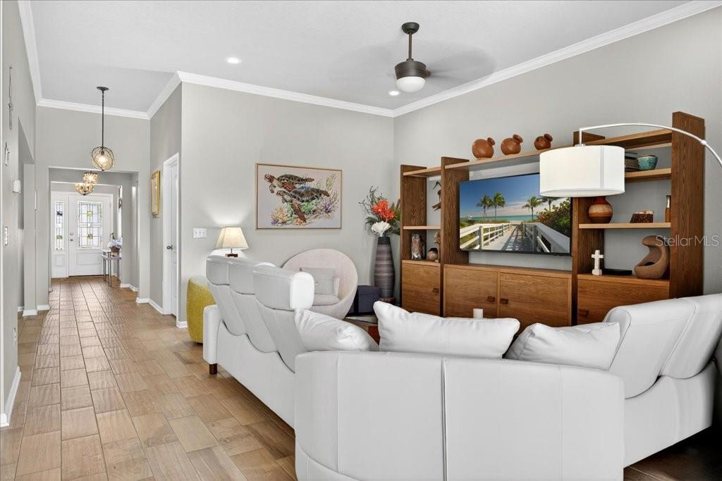 COUNTRY CLUB HARBOR - Residential