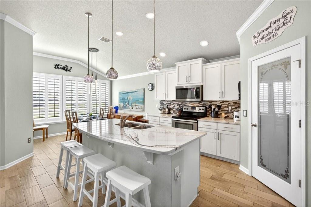COUNTRY CLUB HARBOR - Residential