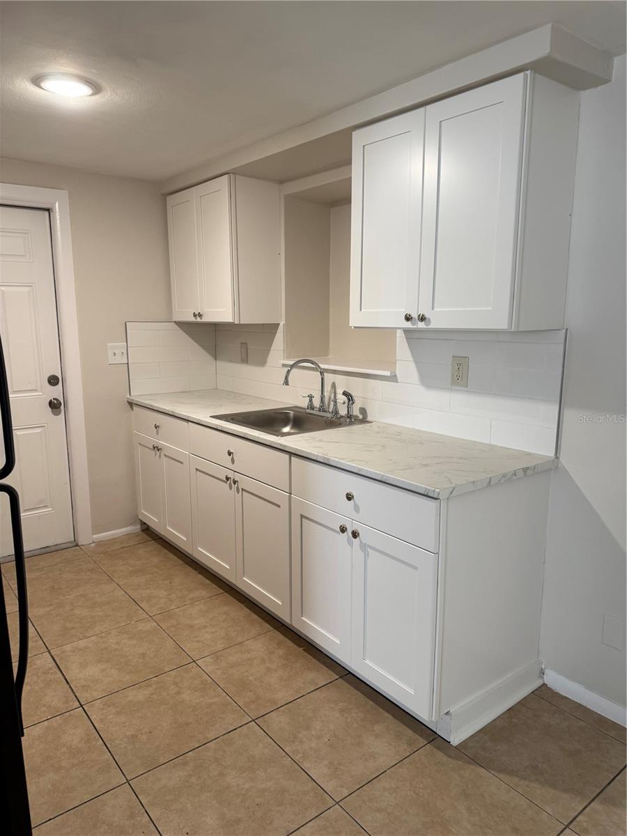 COLONIAL HILLS - Residential Lease