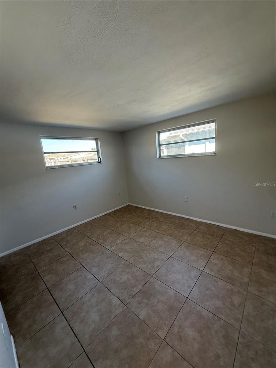 COLONIAL HILLS - Residential Lease