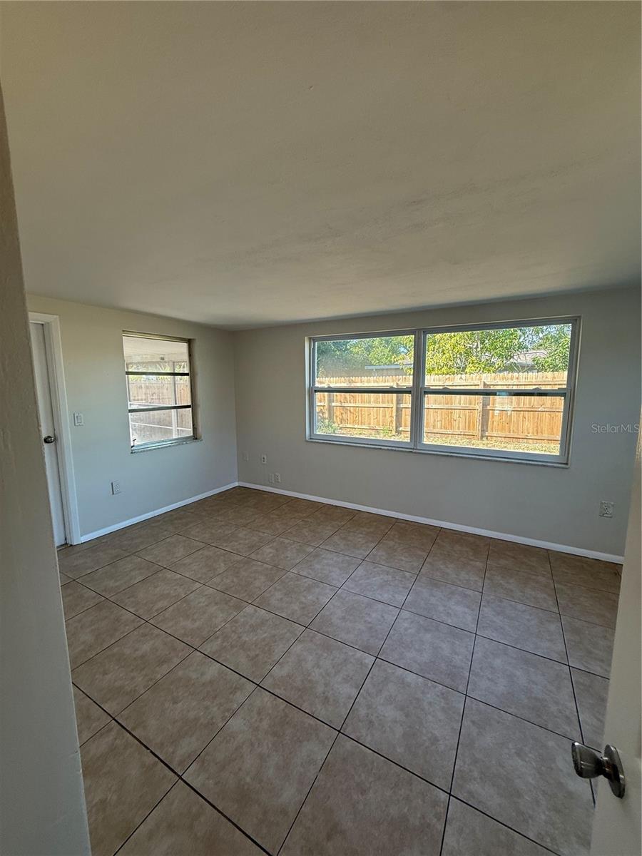 COLONIAL HILLS - Residential Lease