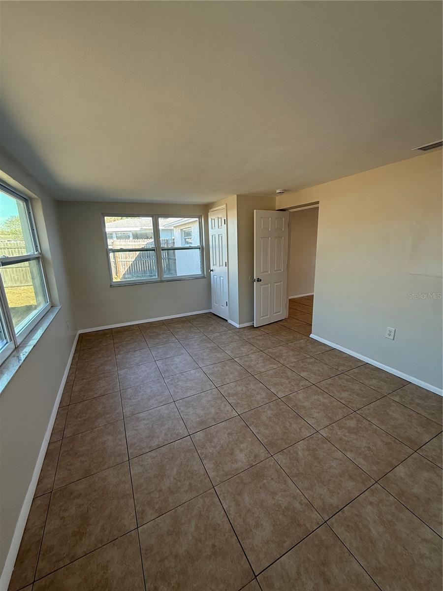 COLONIAL HILLS - Residential Lease