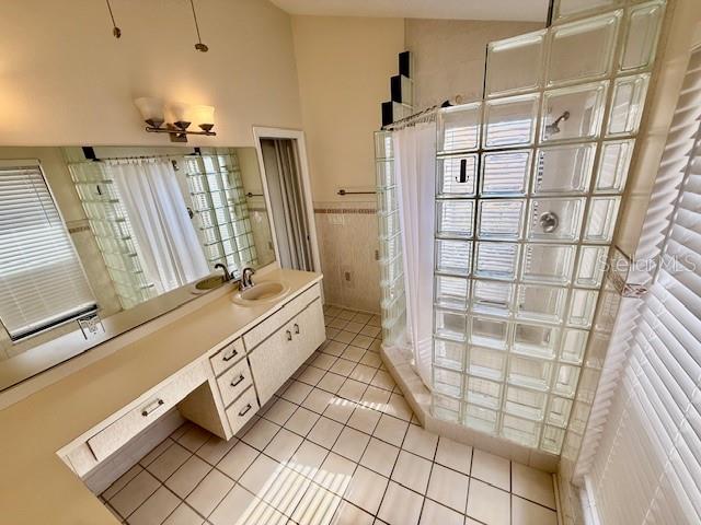 A RESUB OF A POR OF APOLLO - Residential Lease