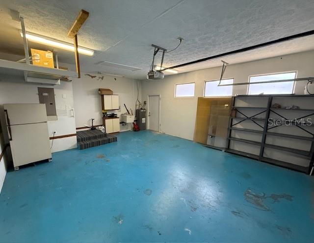 A RESUB OF A POR OF APOLLO - Residential Lease