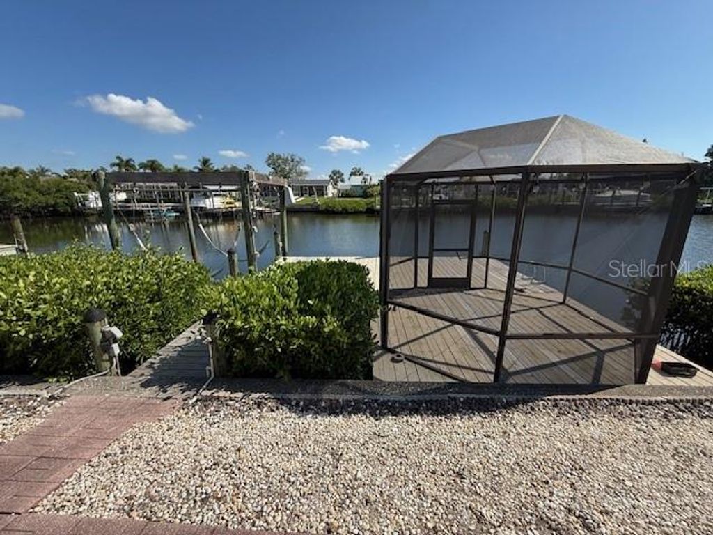 Photo of 906 Chipaway Drive, Apollo Beach, FL 33572 (MLS # TB8442512)