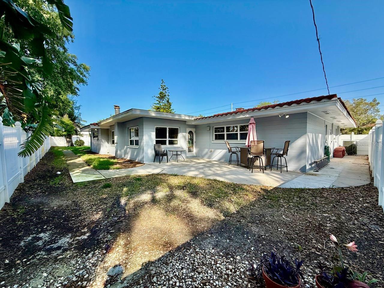 BAY PINES ESTATES - Residential Lease