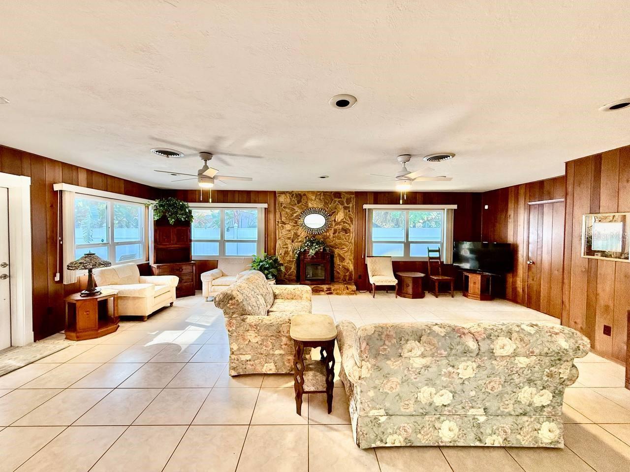 BAY PINES ESTATES - Residential Lease