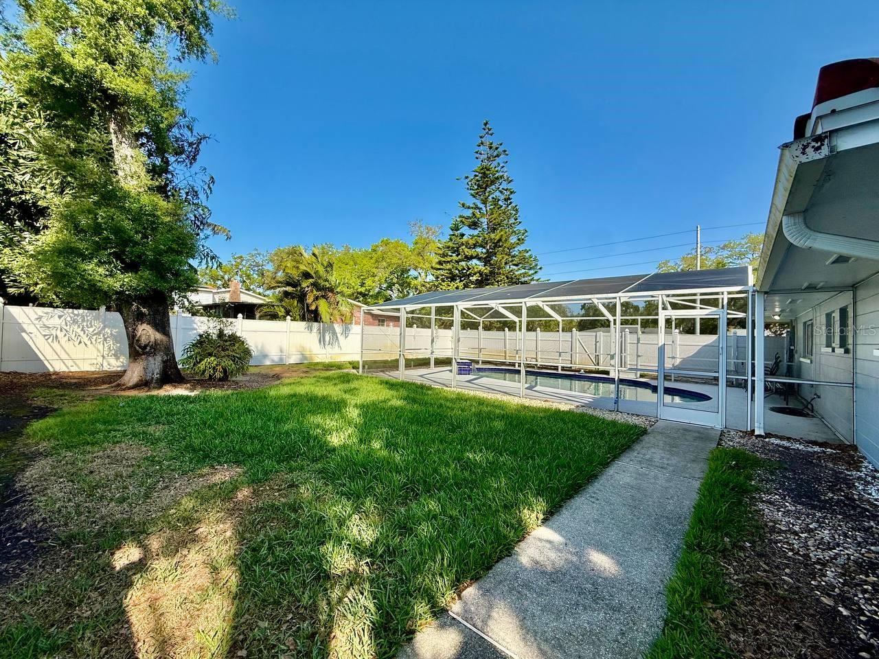 BAY PINES ESTATES - Residential Lease