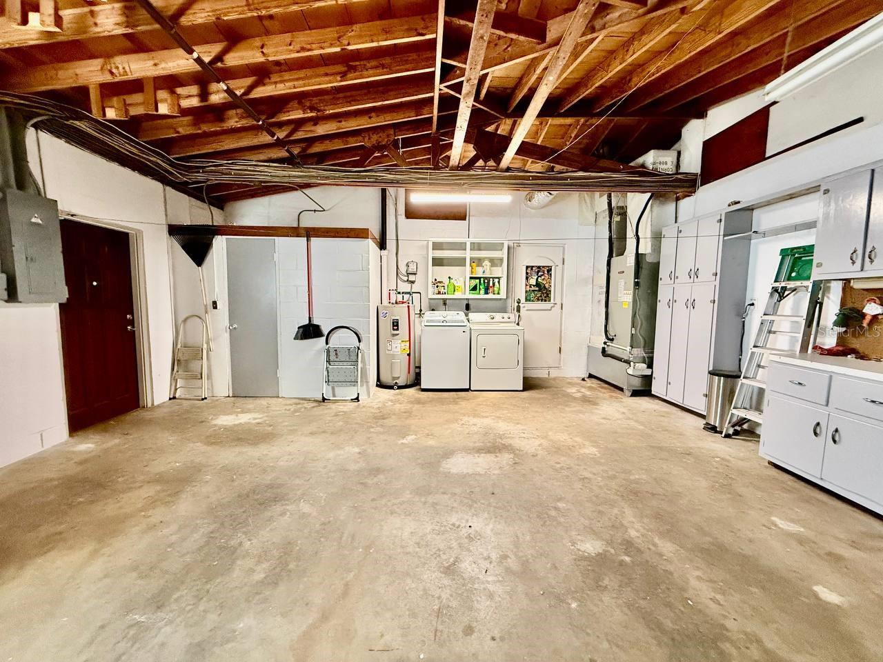 BAY PINES ESTATES - Residential Lease