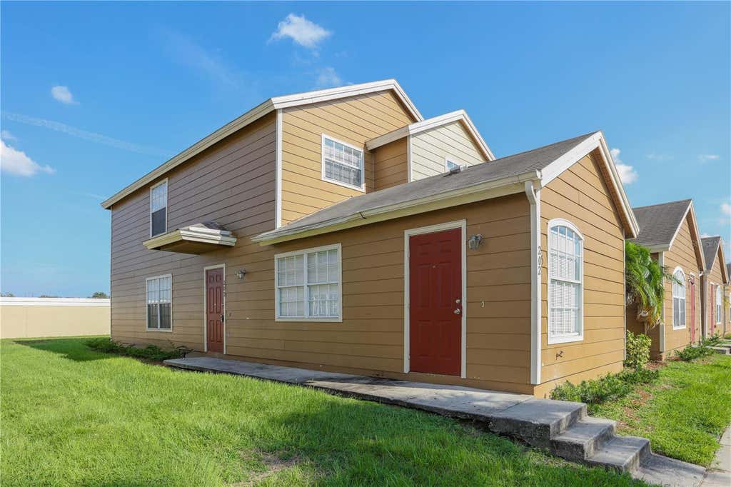 Photo of 202 Washington Palm Loop, Davenport, FL 33897 (MLS # O6426453)
