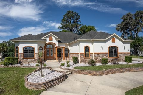 Photo of 4222 SE 9th Avenue, Ocala, FL 34480 (MLS # OM723022)