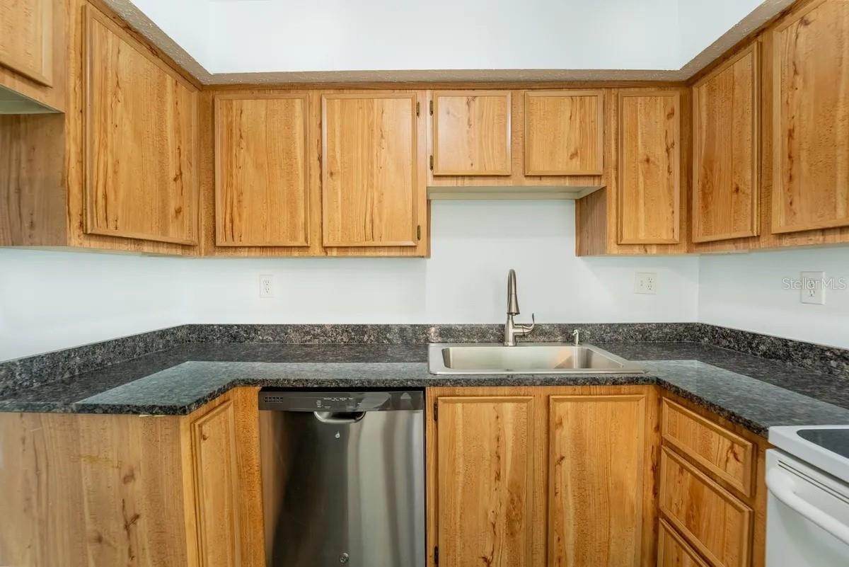 APOLLO BEACH CONDO - Residential