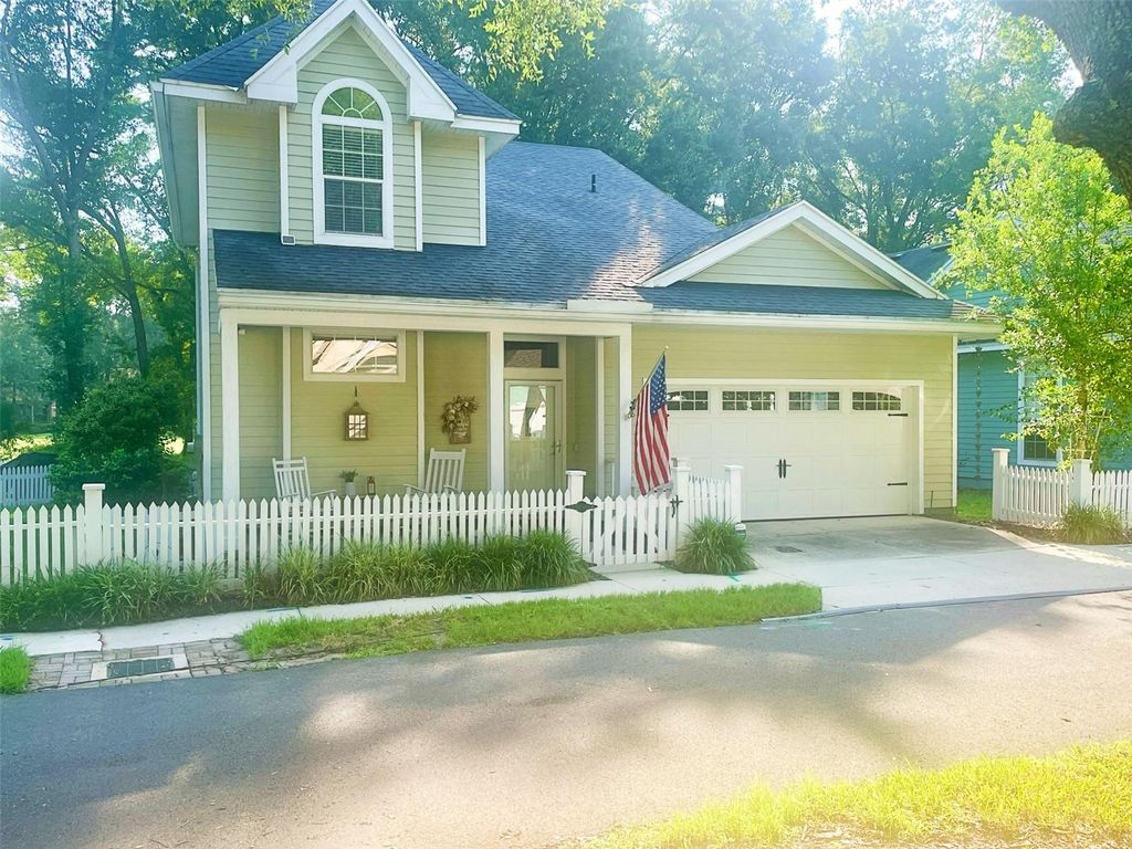 Photo of 10334 SW 51st Lane, Gainesville, FL 32608 (MLS # GC542152)