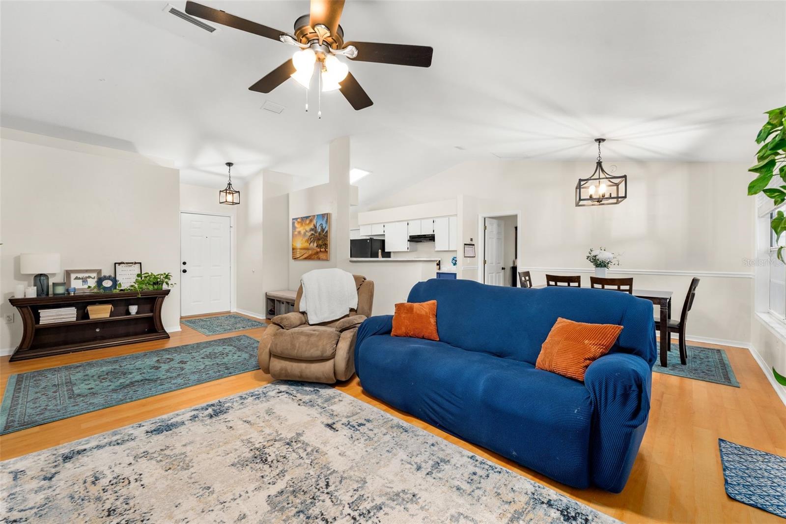 MILLHOPPER STATION VICTORIA SQUARE - Residential