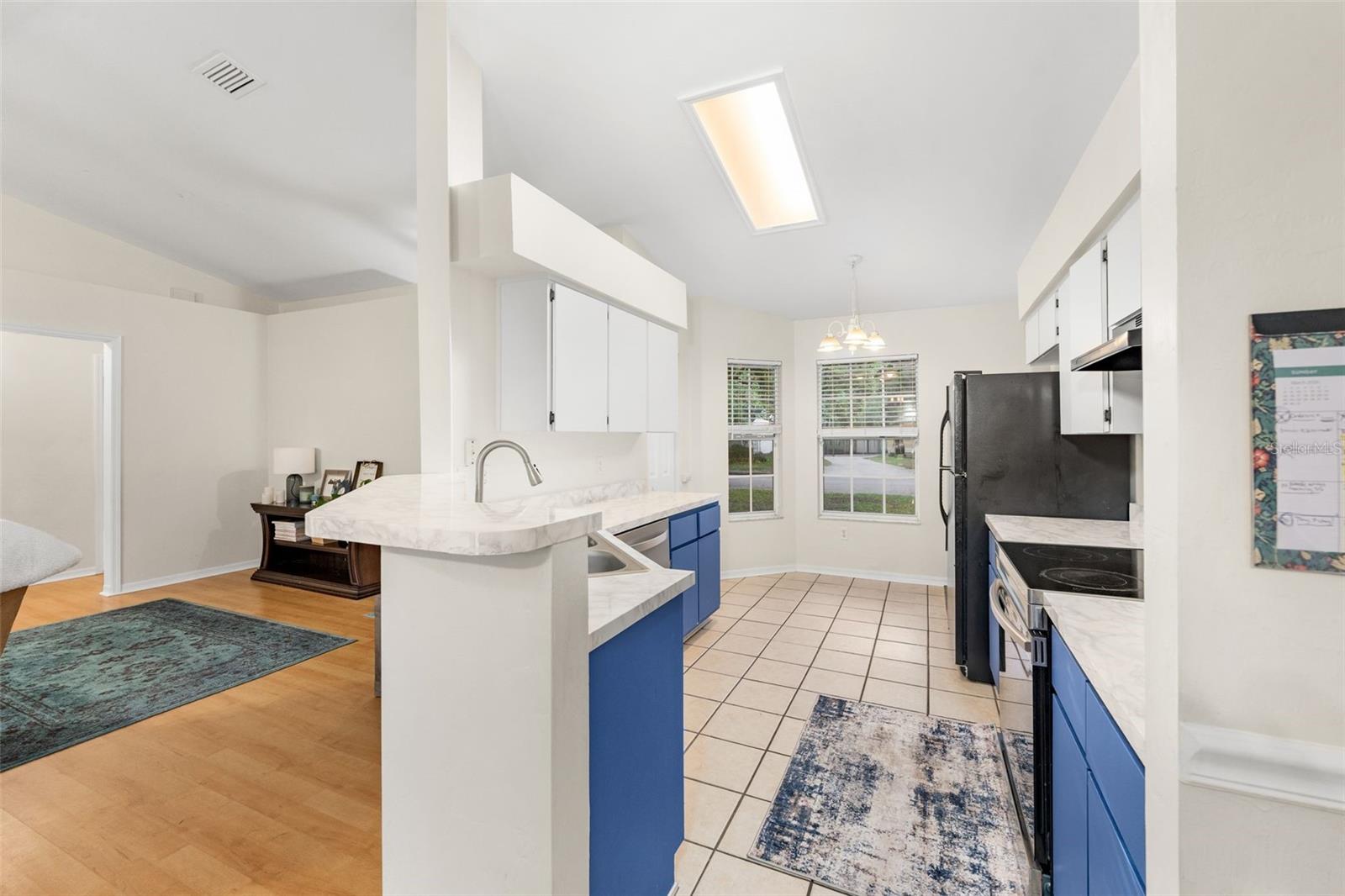 MILLHOPPER STATION VICTORIA SQUARE - Residential