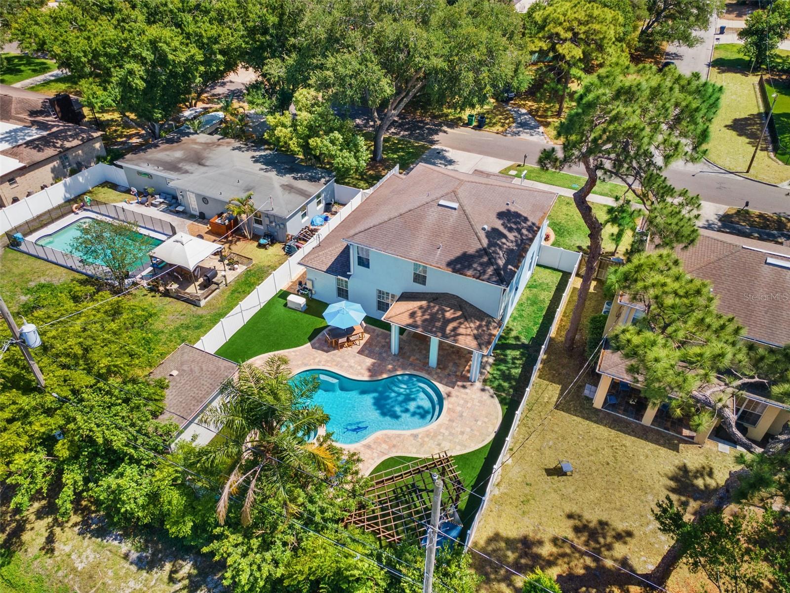 MANHATTAN MANOR REV - Residential