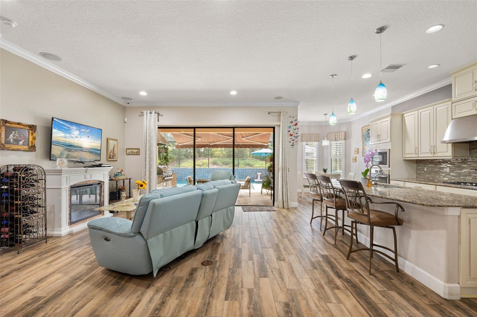 ESPLANADE PH II - Residential
