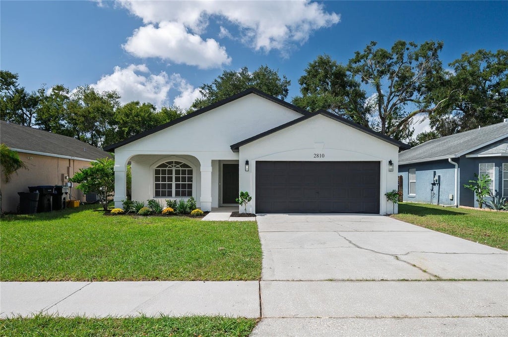 Photo of 2810 Palm Isle Way, Orlando, FL 32829 (MLS # O6453217)