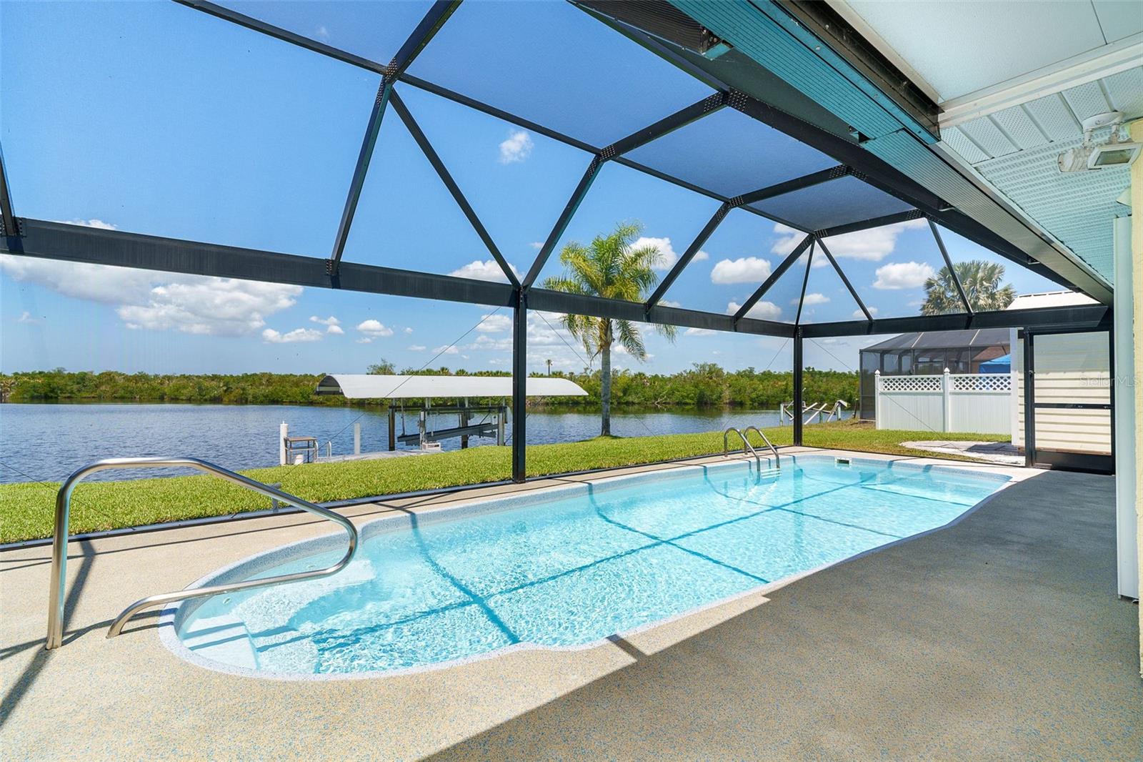 4195 SURFSIDE COURT
