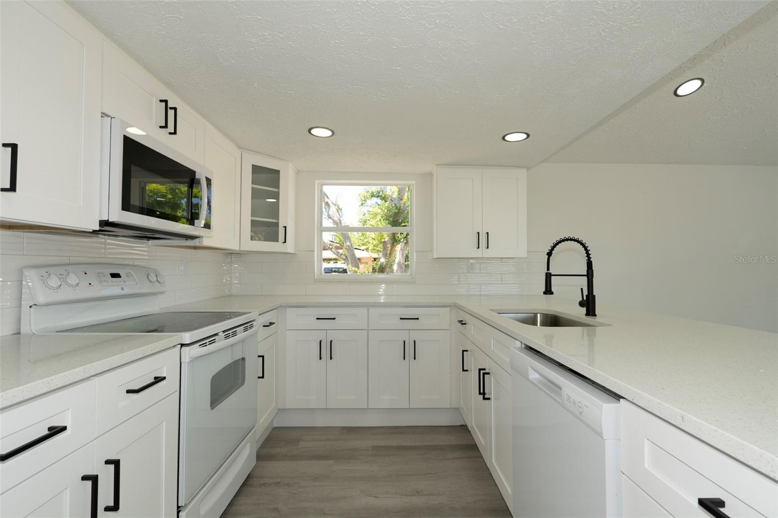 EMBASSY HILLS - Residential